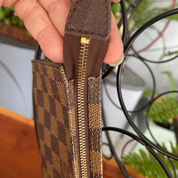 Louis Vuitton Damier Ebene Canvas Pochette with Crossbody Chain - Picture 10 of 12